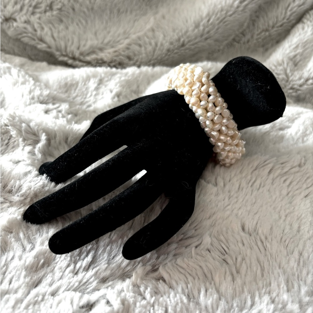 Pearl Stretch Bracelet
